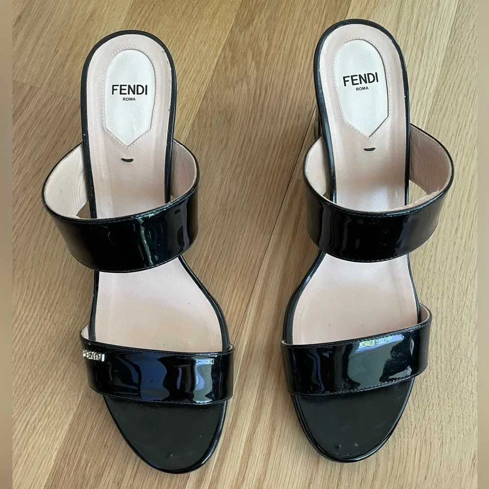 Fendi black patent leather slides Size 42 - Picture 3 of 7